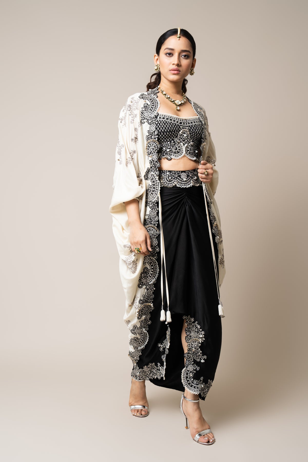 Off-white &amp; Black Long Cape Set