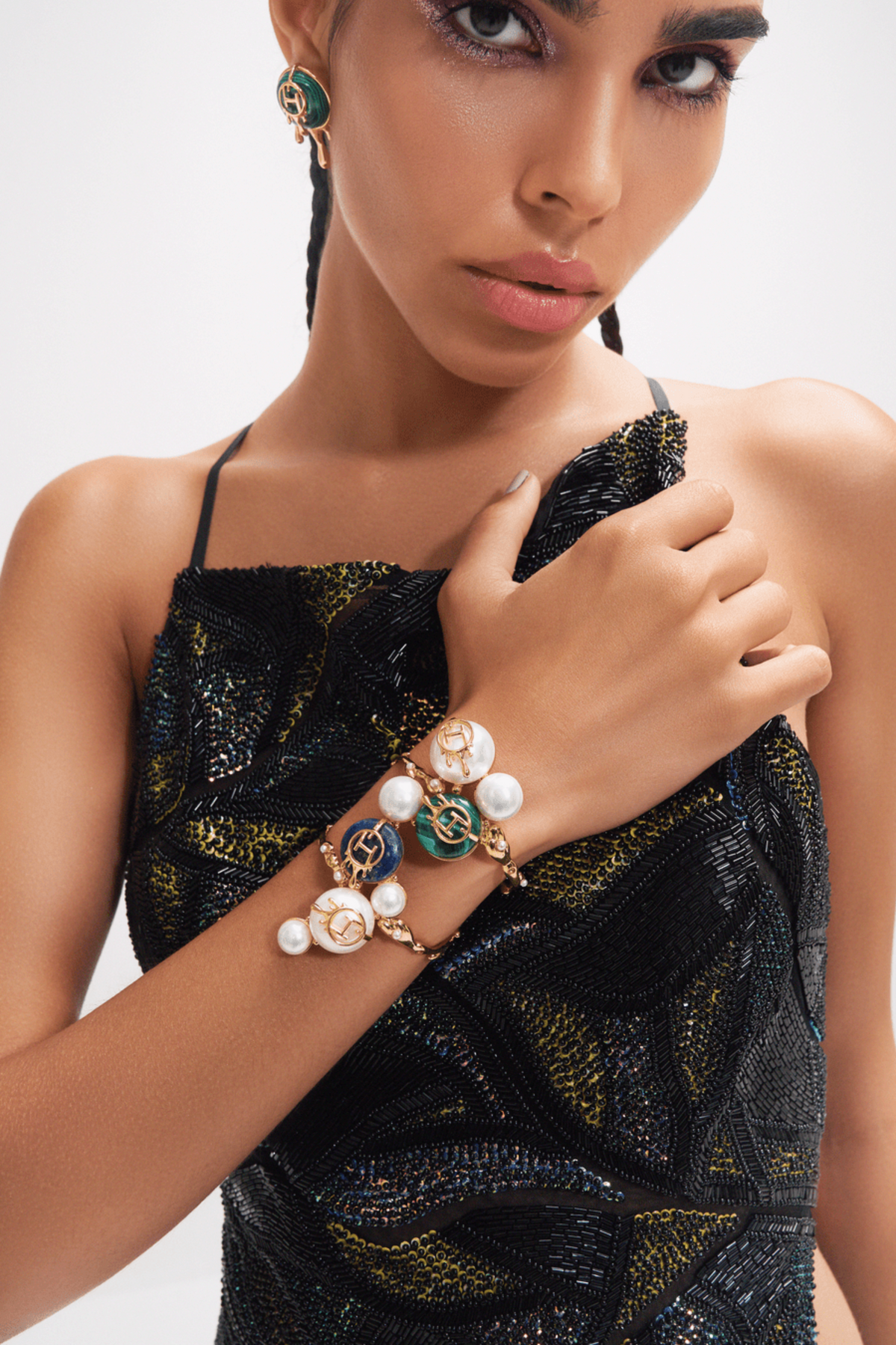 Palescent Handcuff
