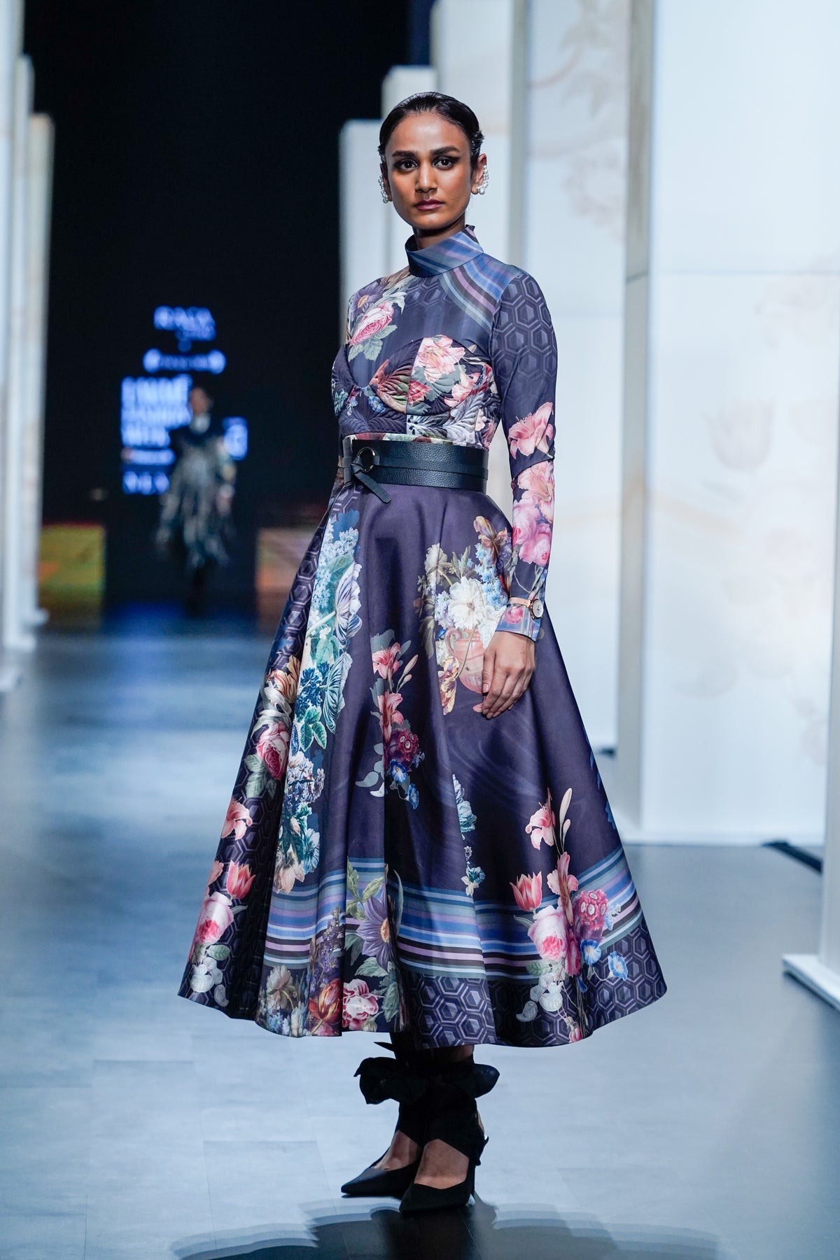 The noire flower garden skirt