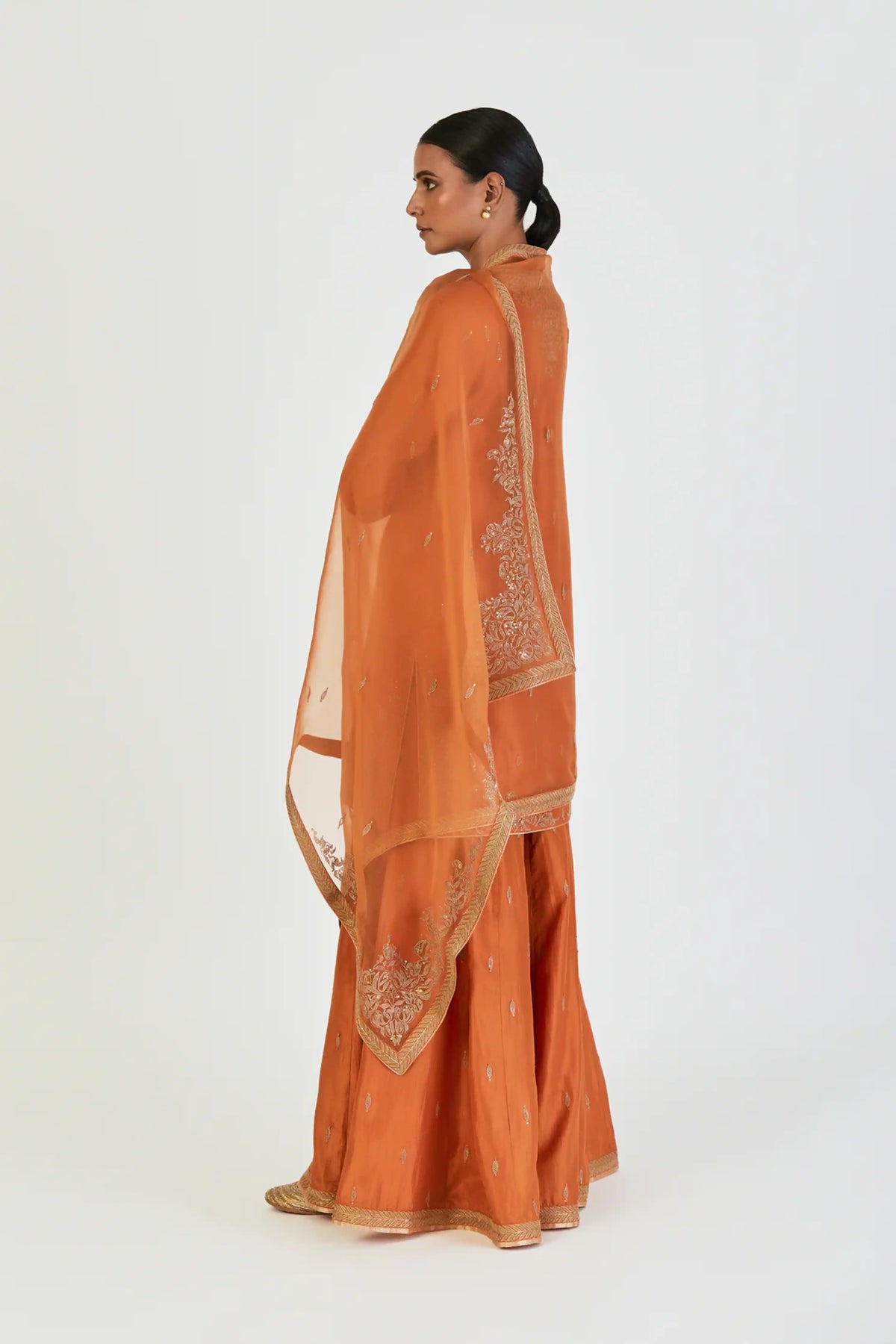 Nina Dupatta