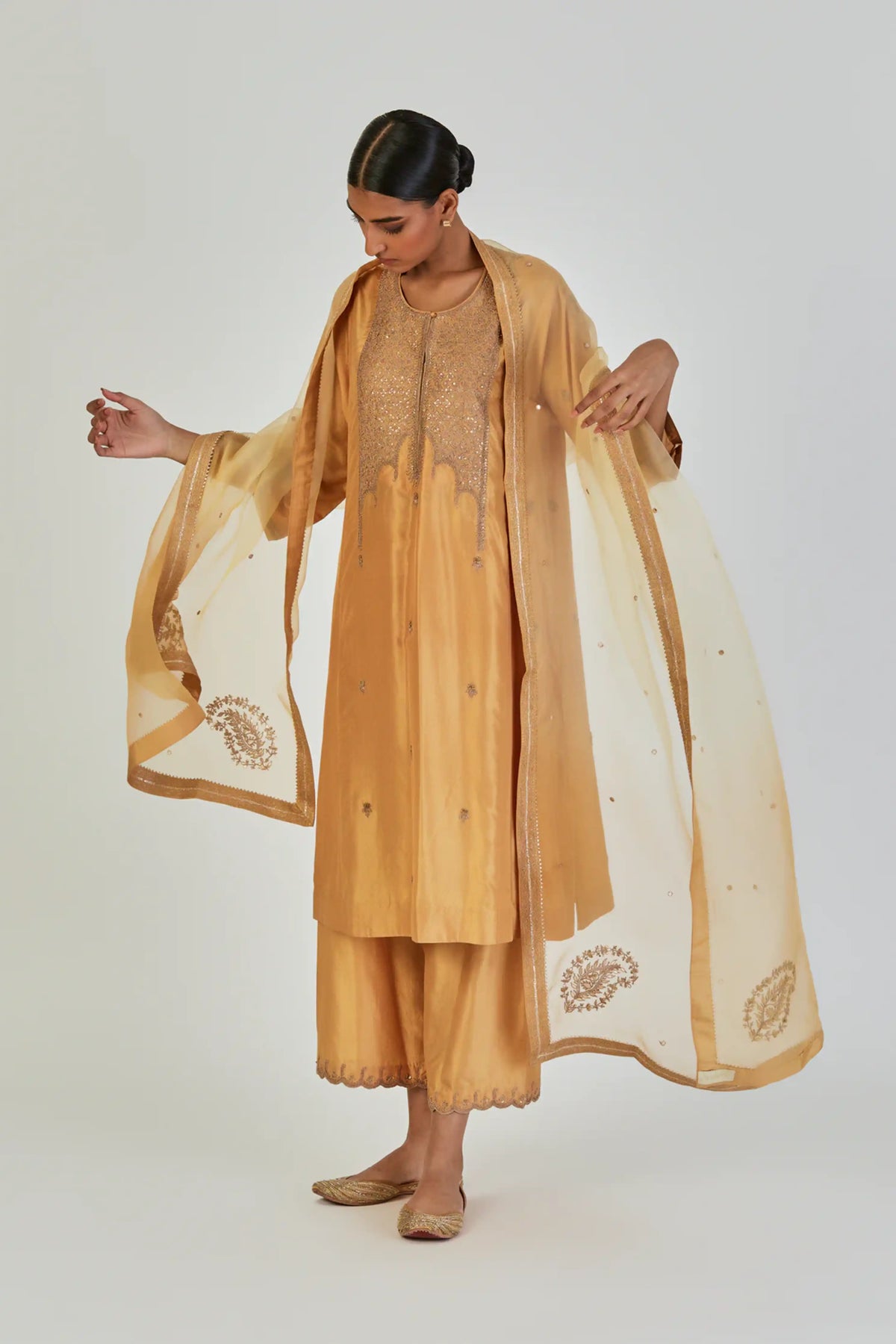 Myra Dupatta