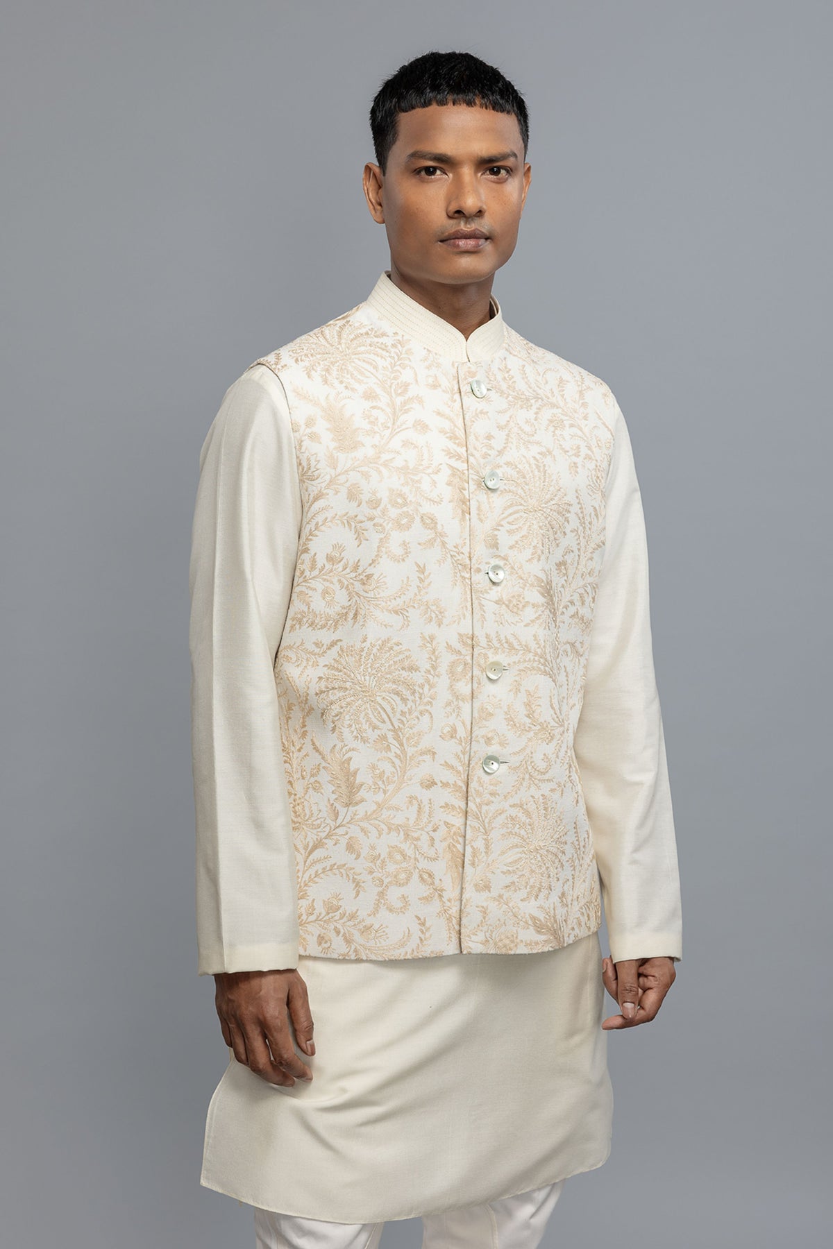 Bundi With Resham Embroidery