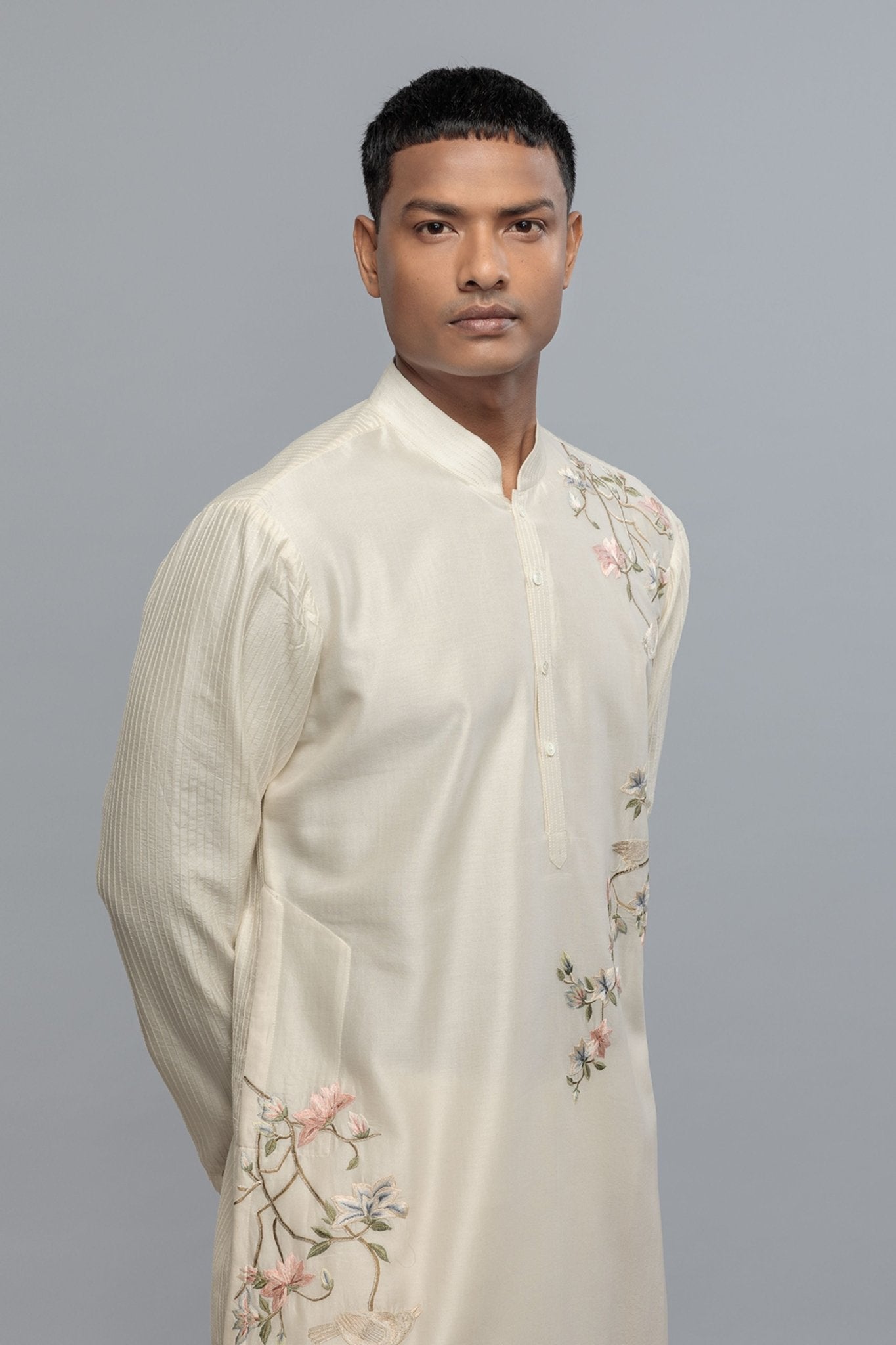 Chanderi Kurta With Intricate Threadwork - Rohit Bal Menswear - Elahe