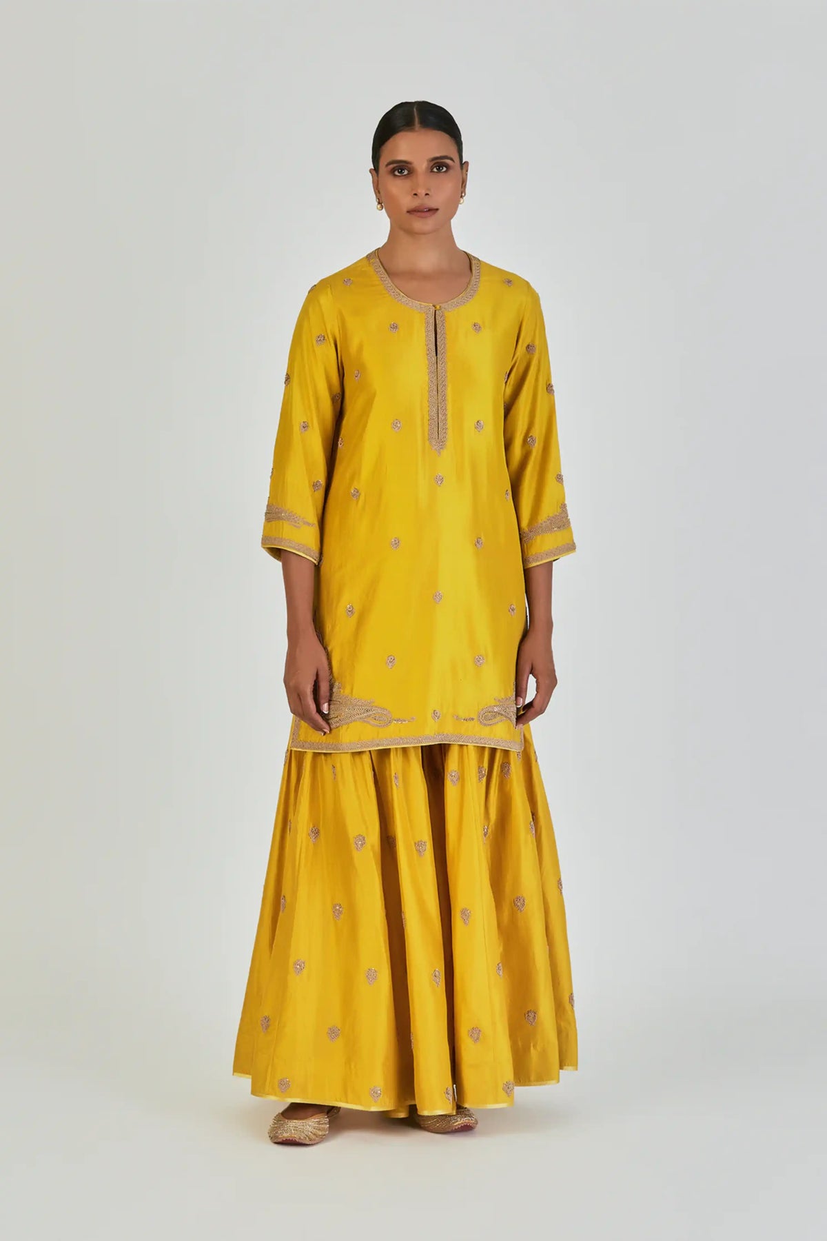 Zehba Kurta And Sharara