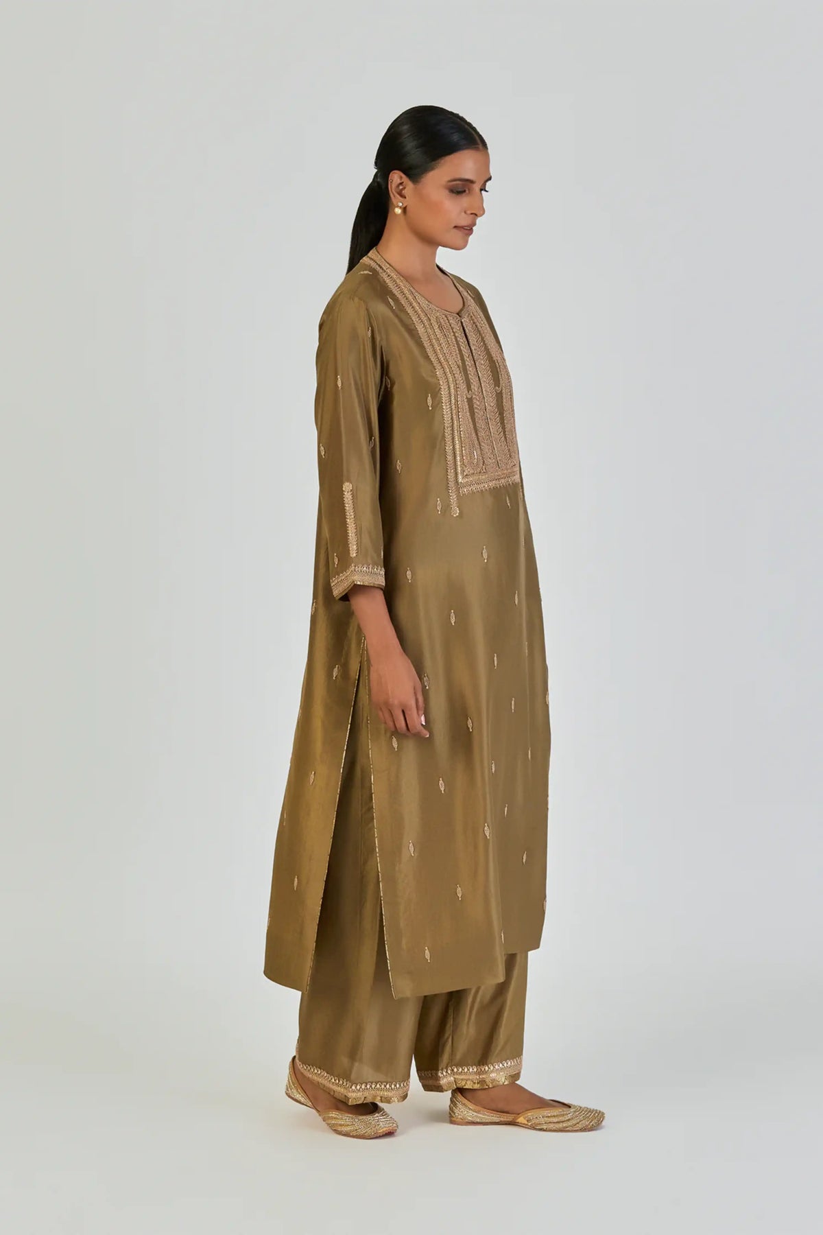 Shrisha Kurta And Pant