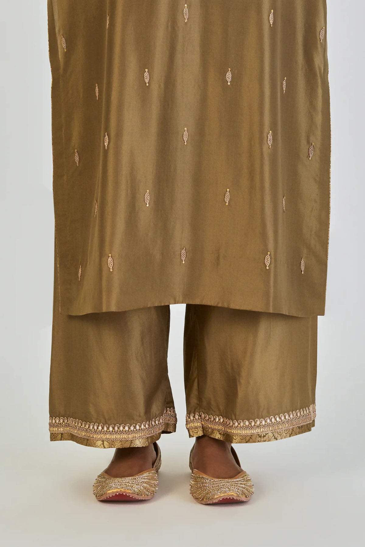 Shrisha Kurta And Pant