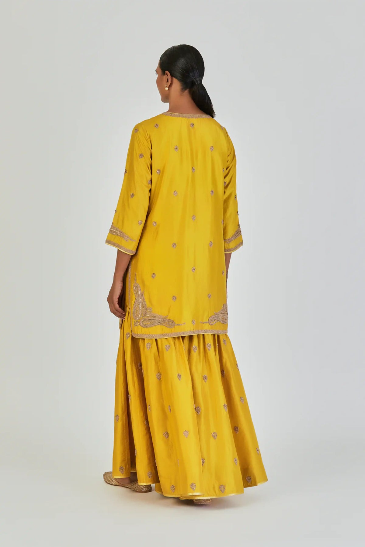 Zehba Kurta And Sharara