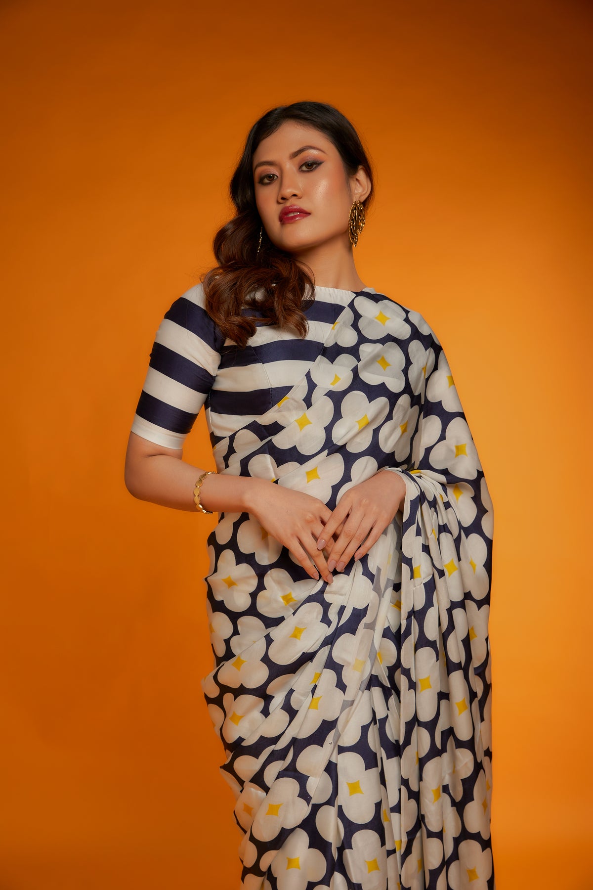 Blue &amp; white floral printed saree