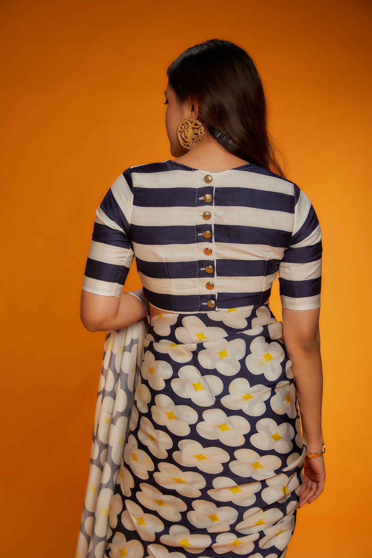 Blue &amp; white floral printed saree