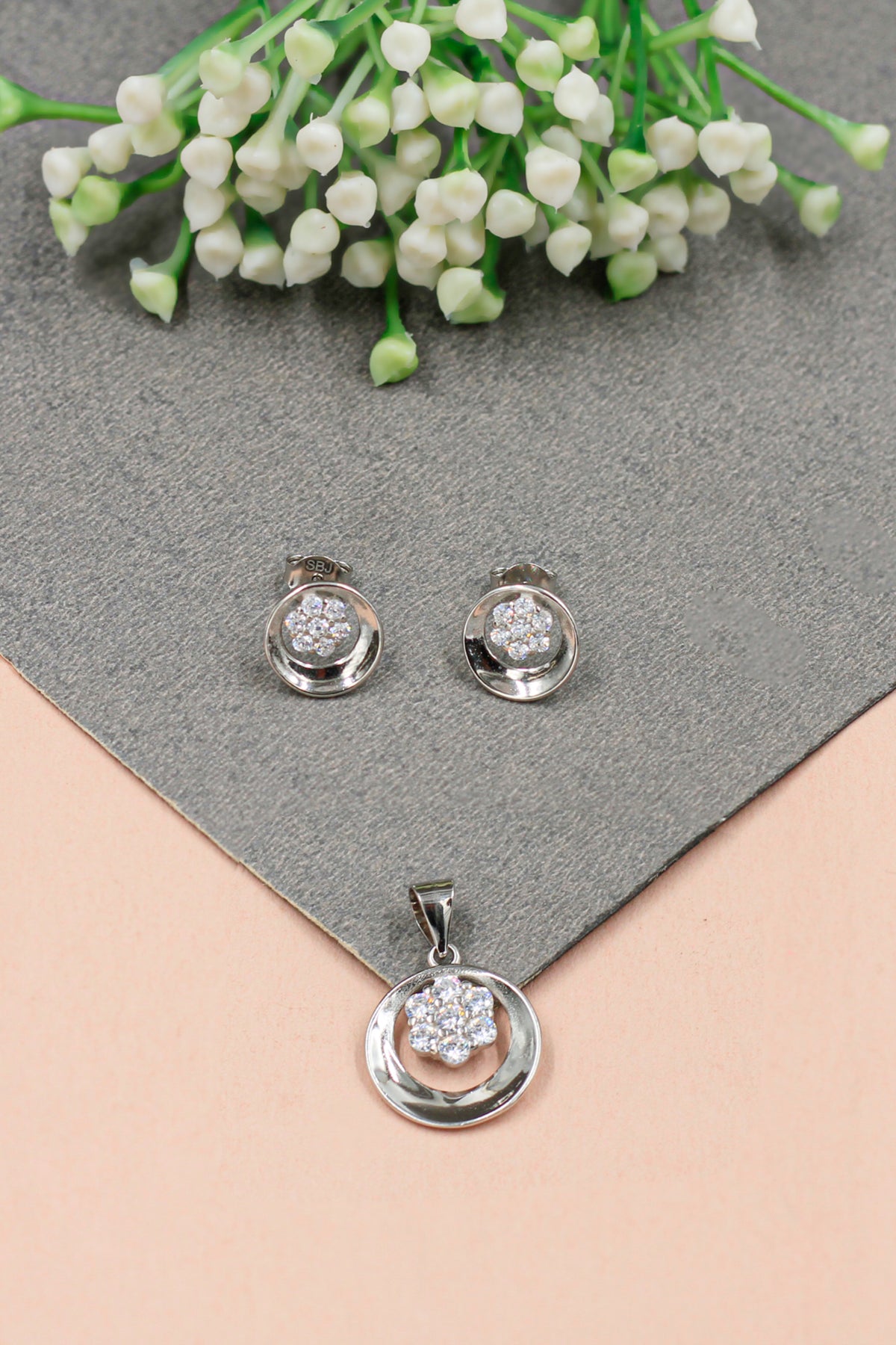 Cubic Zirconia Pendant Set in Silver