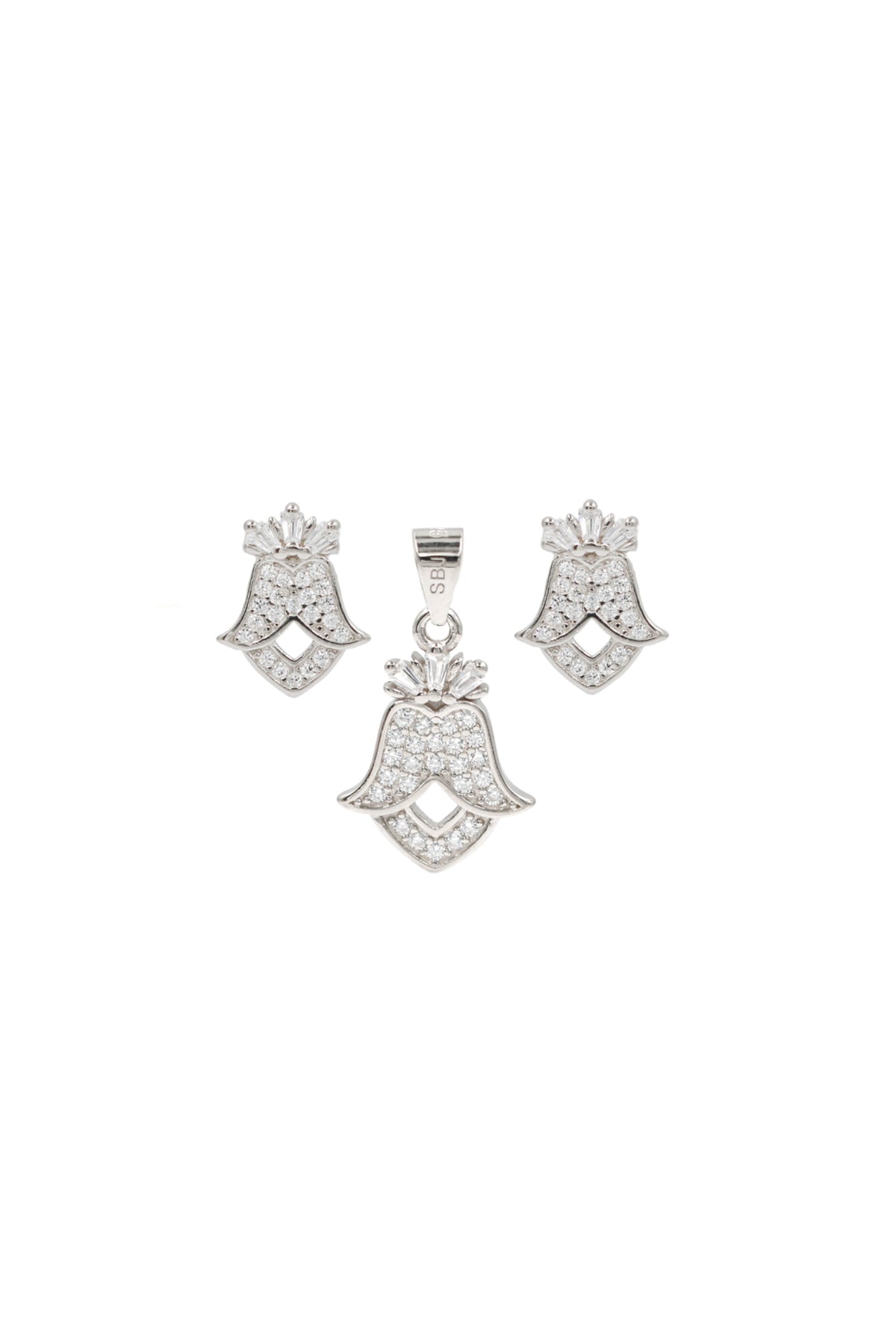 Earring and Pendant Harmony