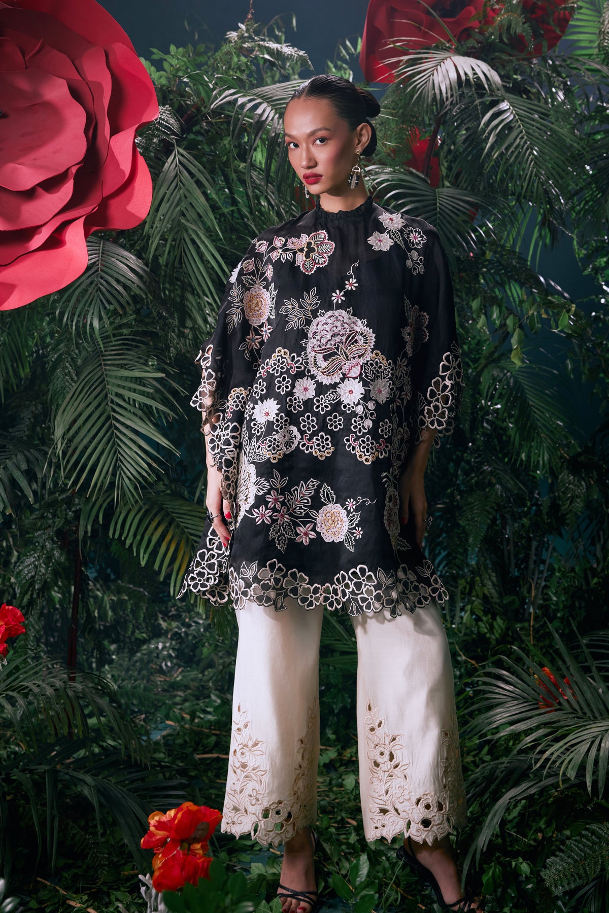 Black Contrast Embroidered Kaftan
