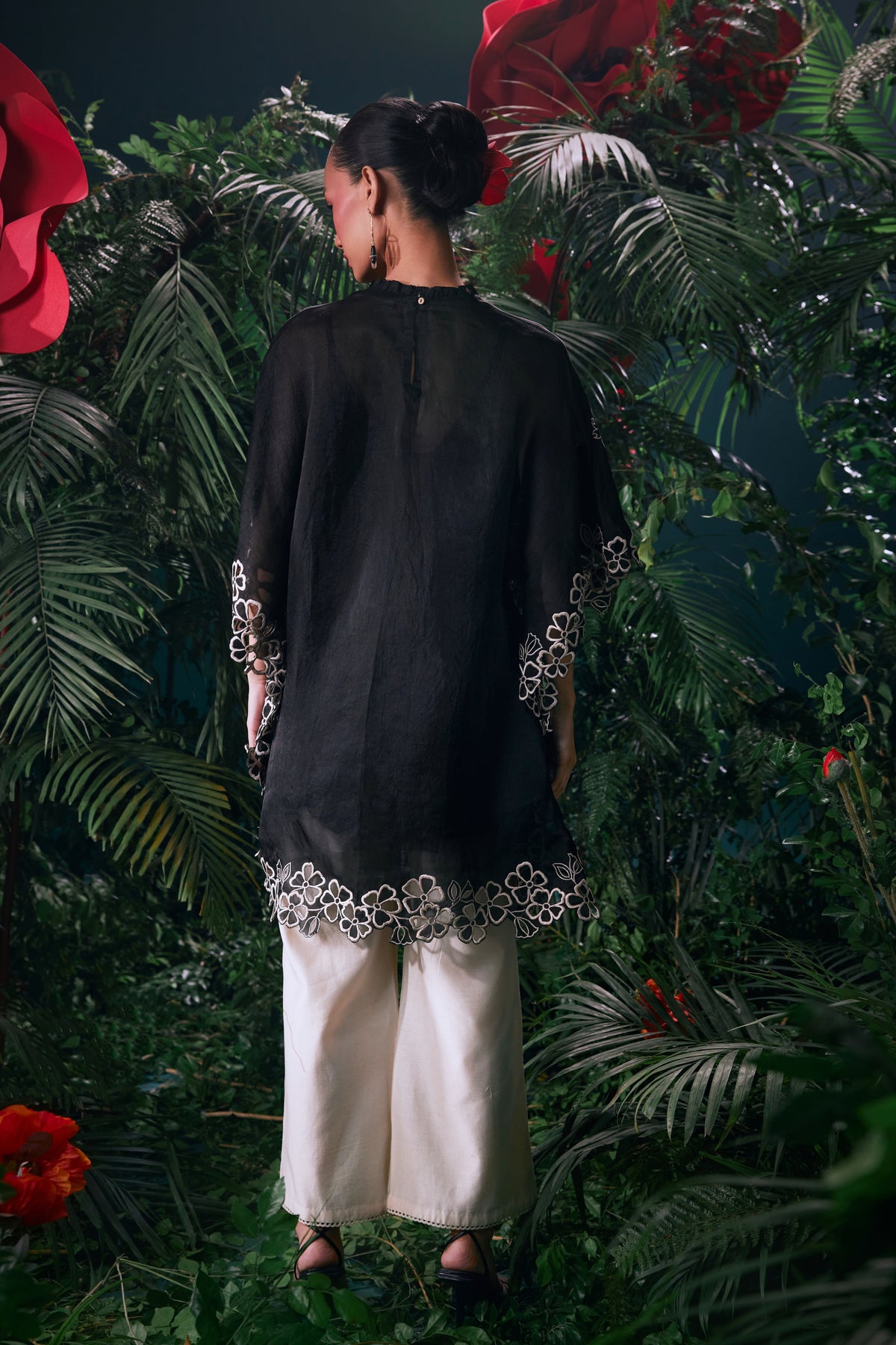 Black Contrast Embroidered Kaftan