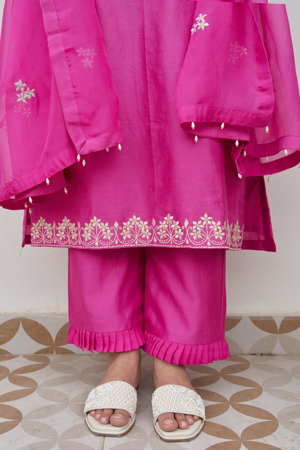 Magenta chanderi embroidered kurta set