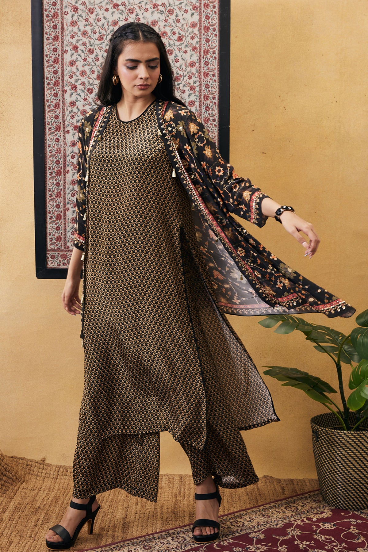 Zahra Printed Kurta Set With Jacket