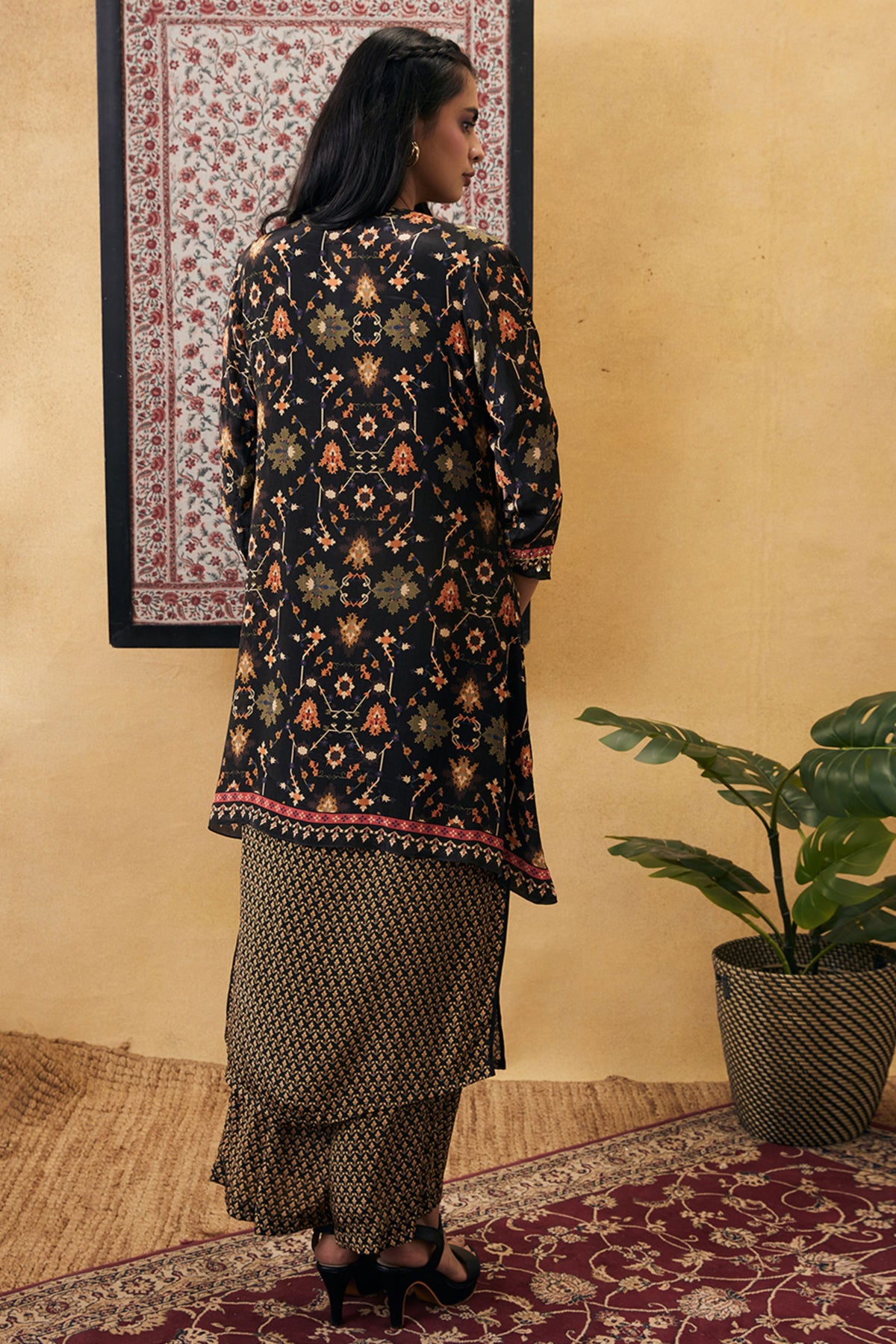 Zahra Printed Kurta Set With Jacket