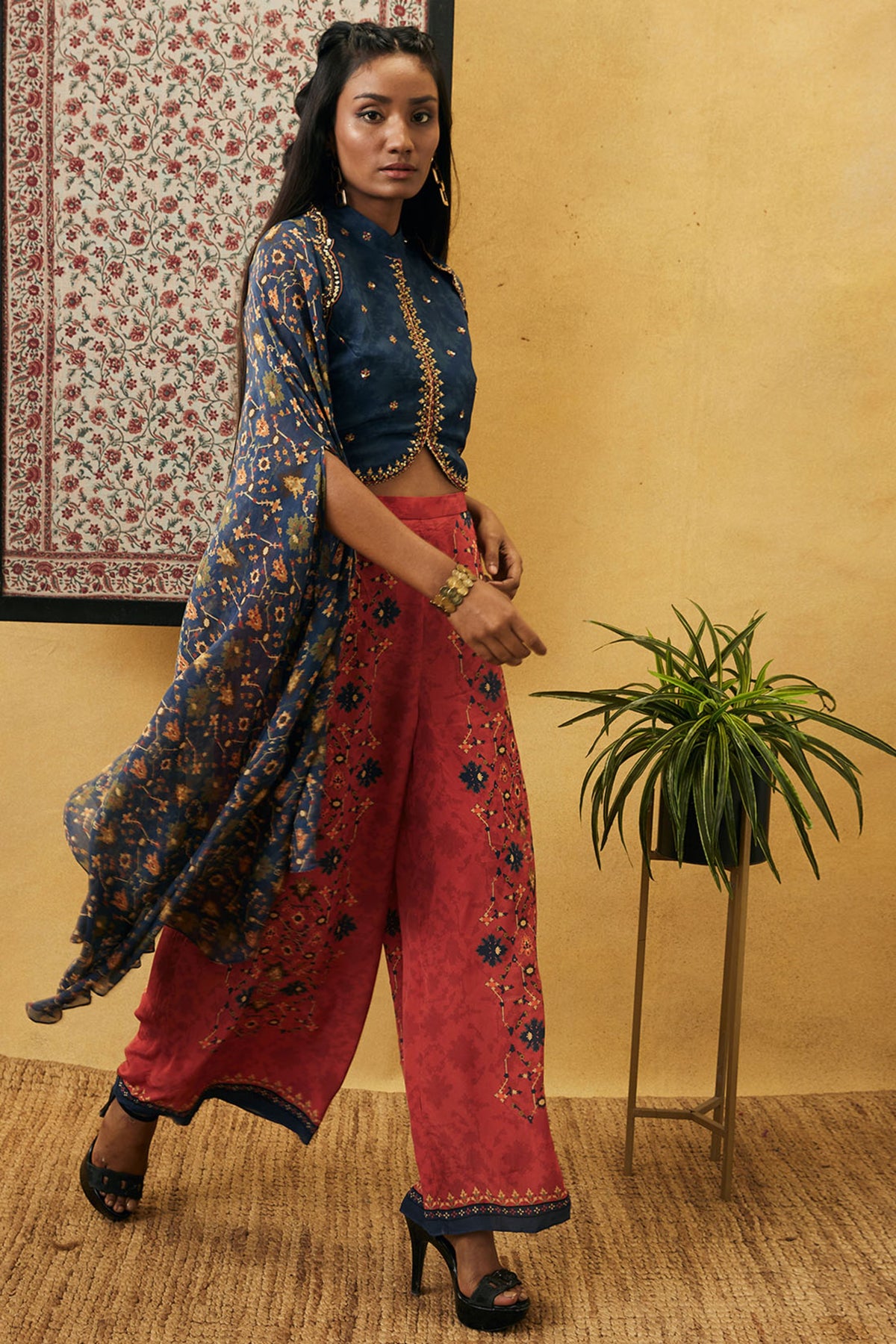 Zahra Co-ord Set With Cape