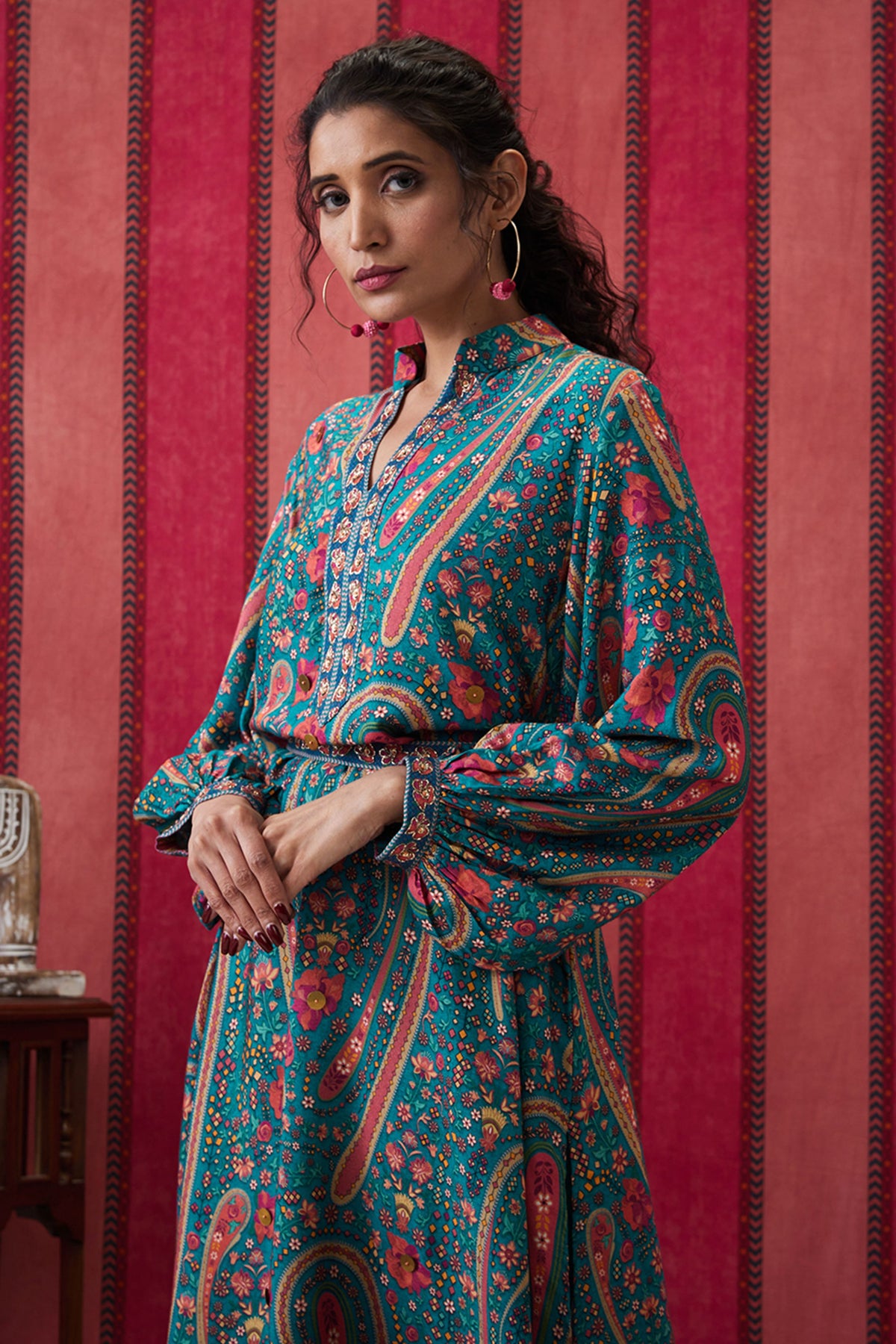 Qala Embroidered Kurta Set With Belt