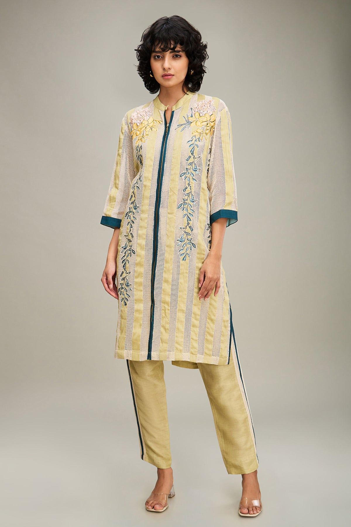 Zinnia Applique Kurta Set