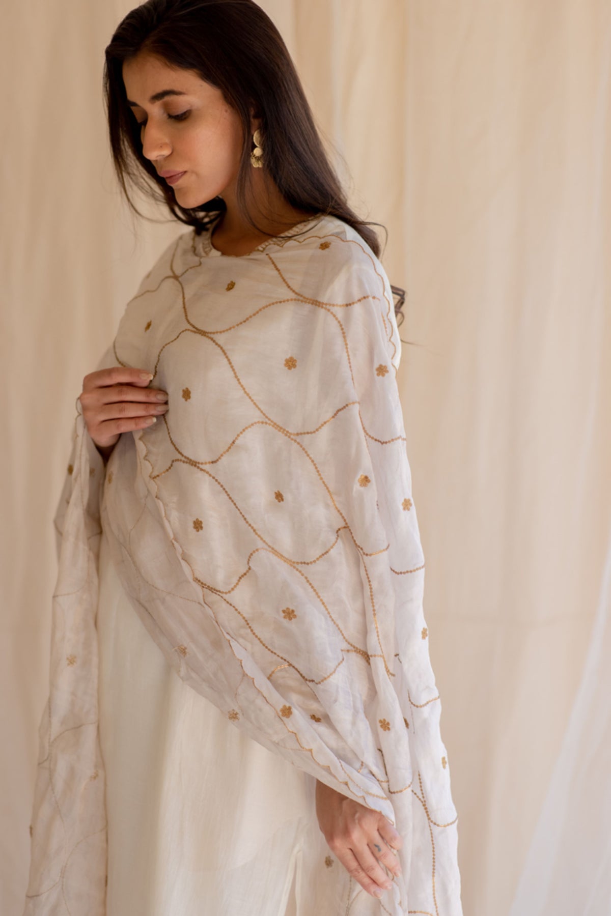 Ivory jaal odhani