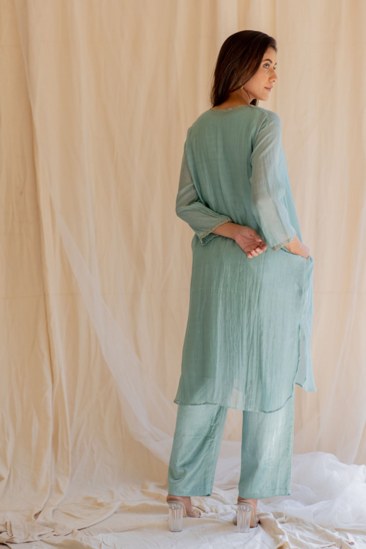 Saphire gul seedh kurta