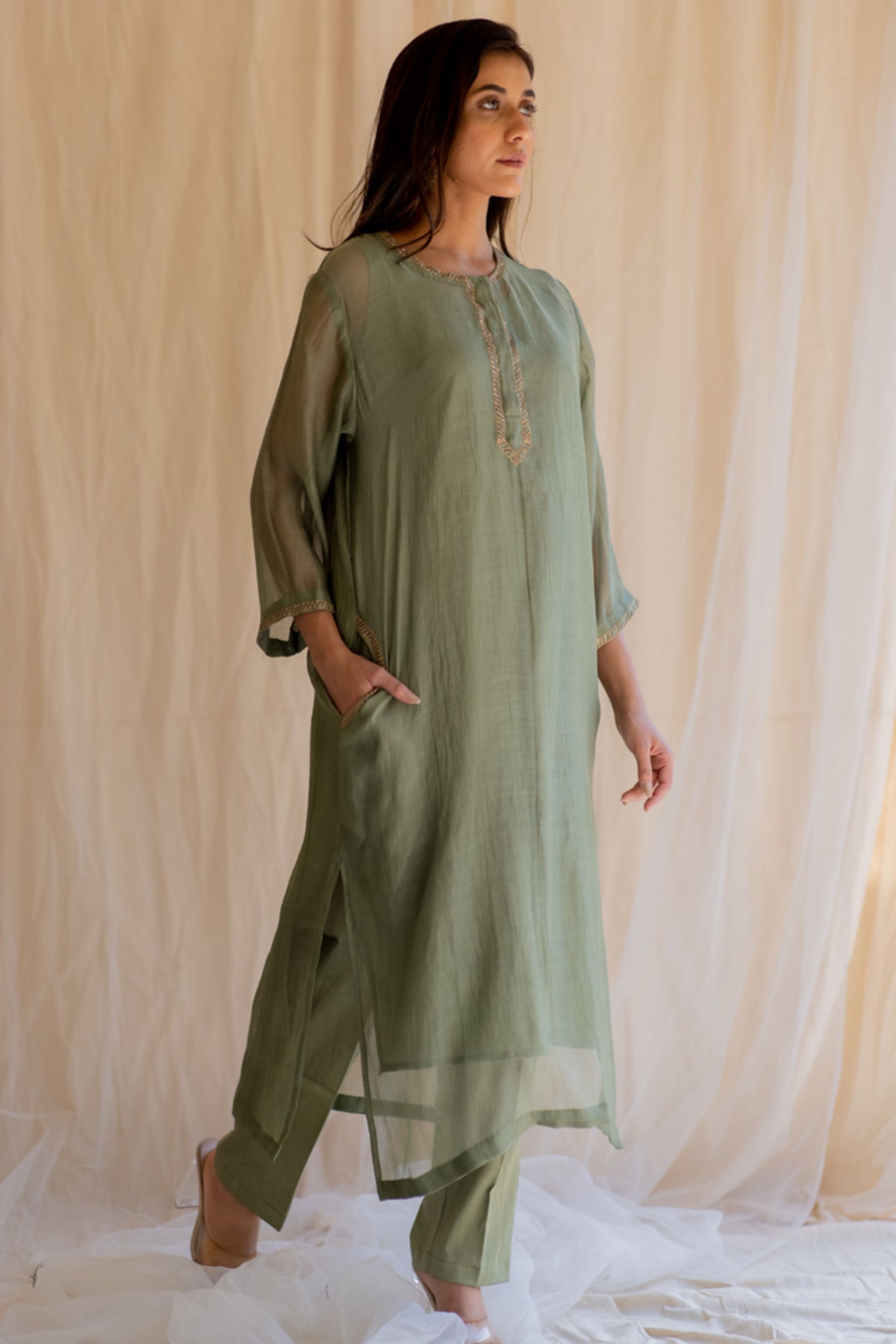 Olive gul seedh kurta