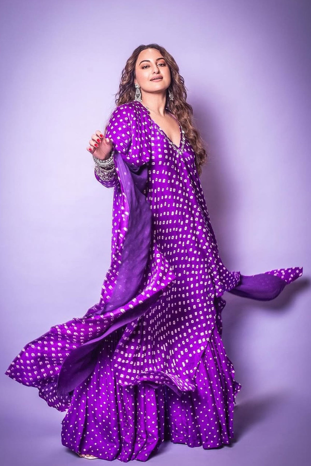 Sonakshi Sinha in Anushka Khanna