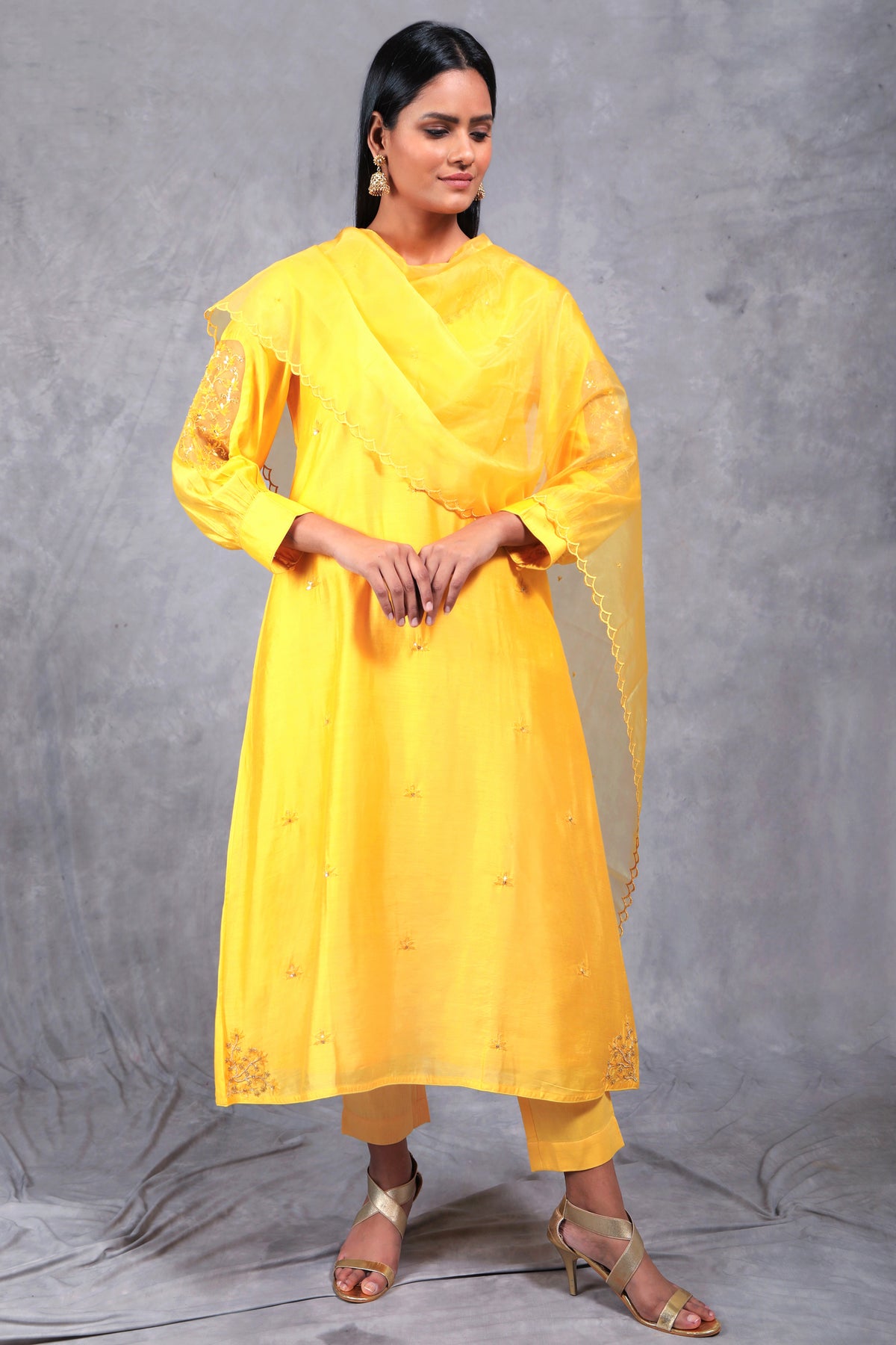 Basant v-neck kurta set