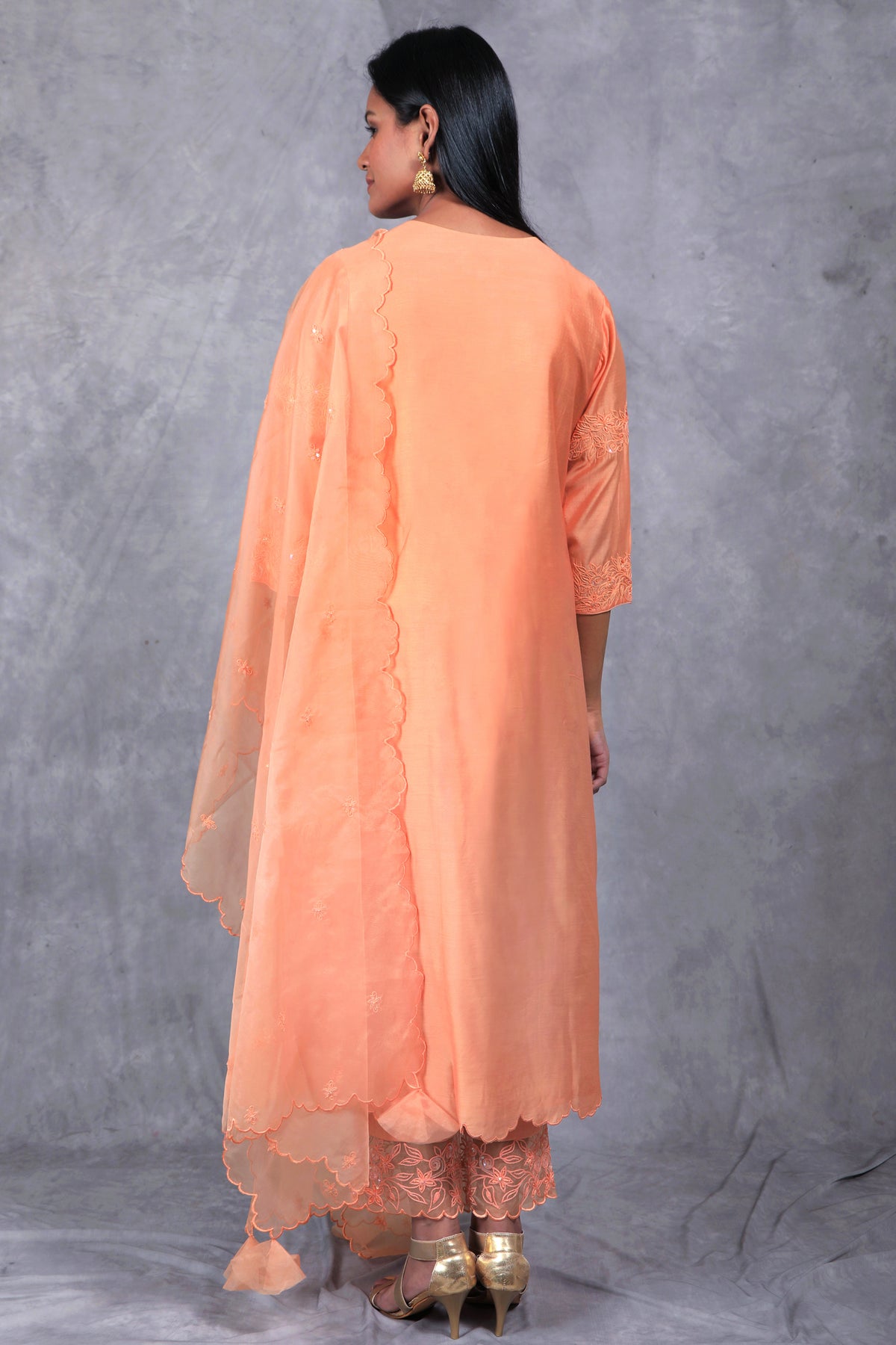 Dipa a round neck kurta set