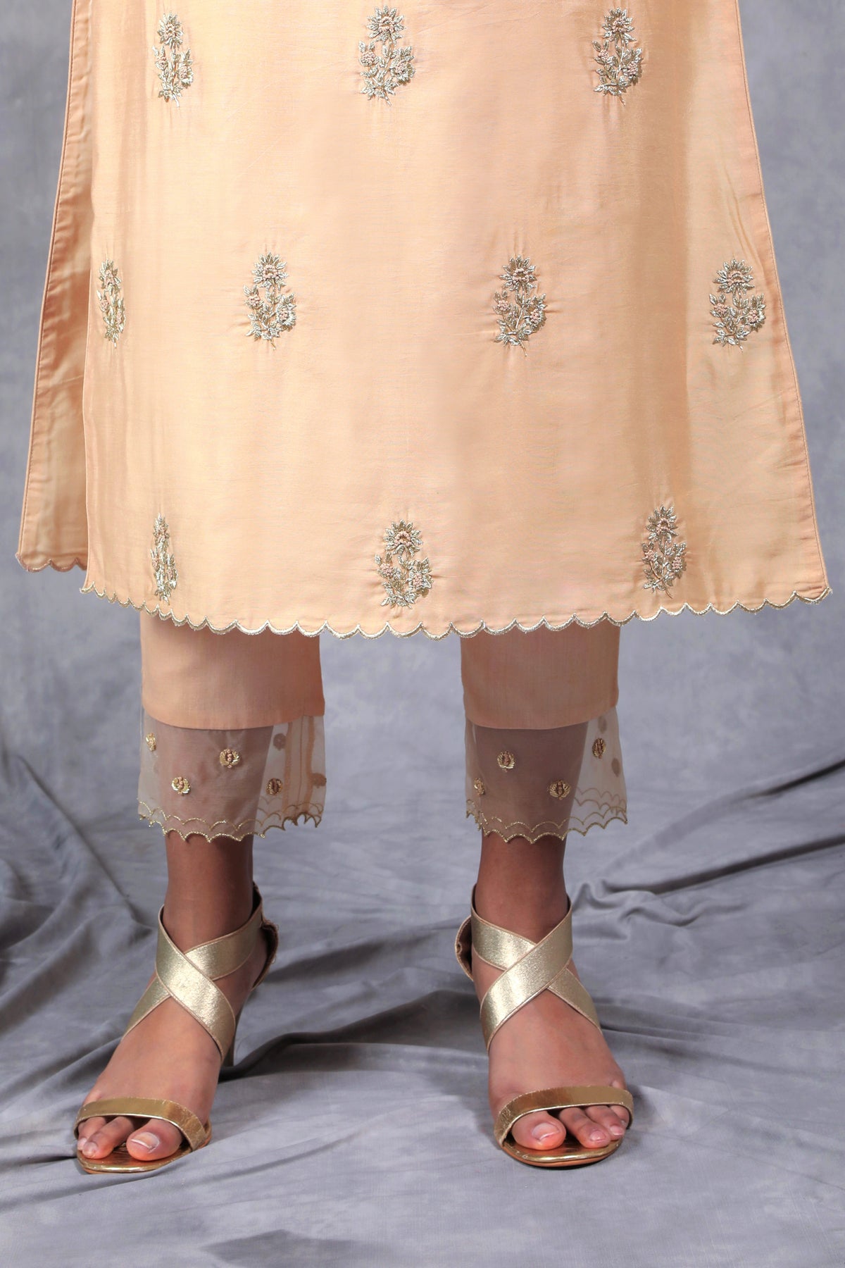 Resham round neck kurta set