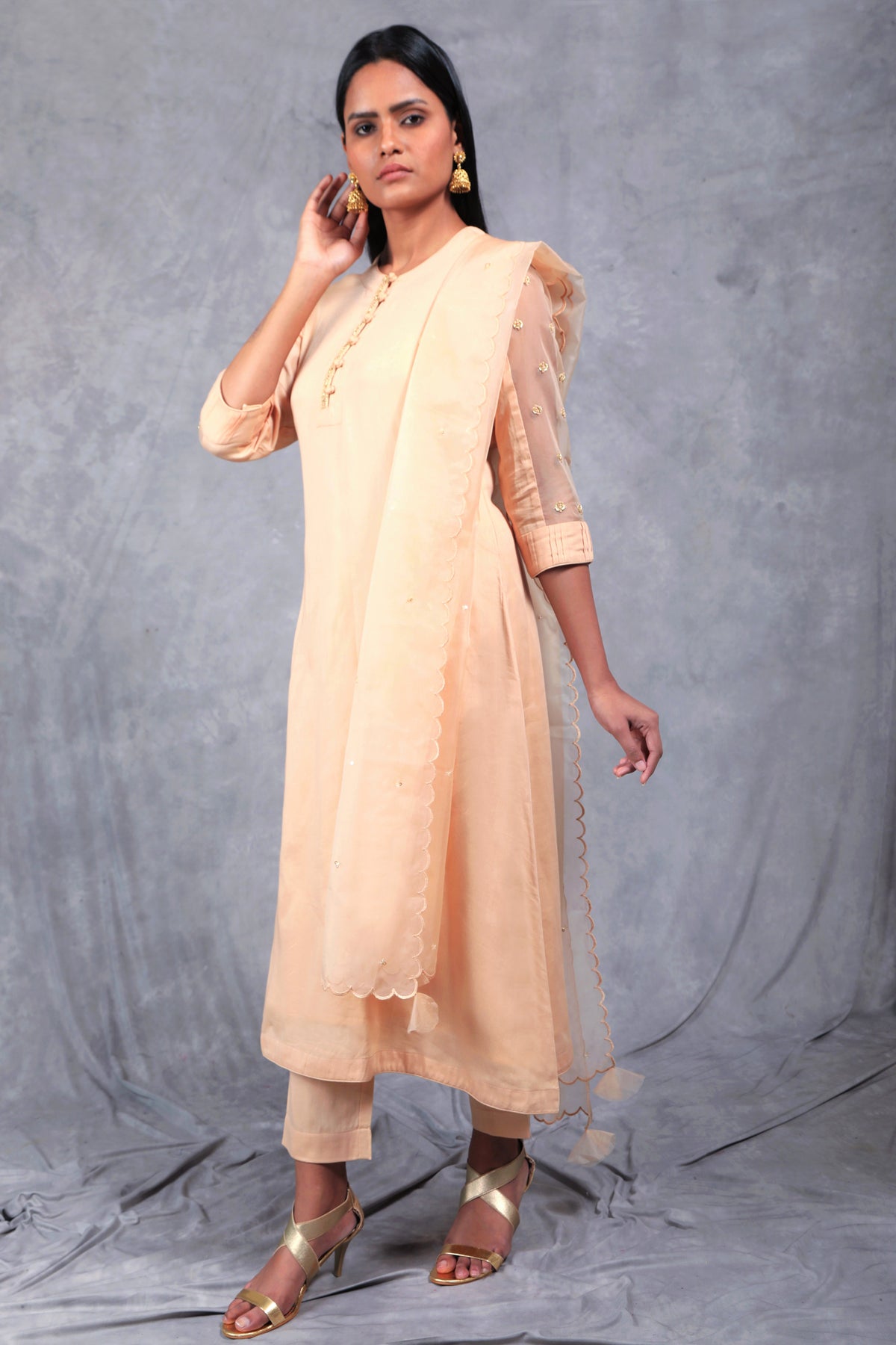 Karuna a round neck kurta set