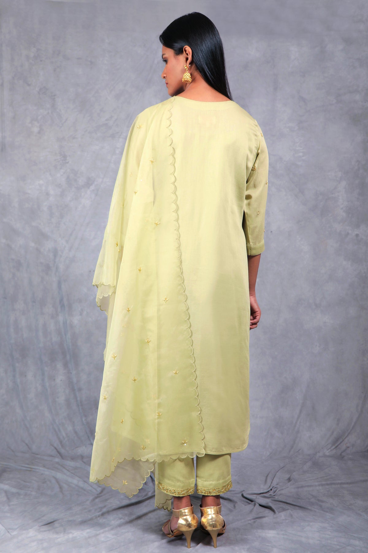 Prakriti round neck kurta set