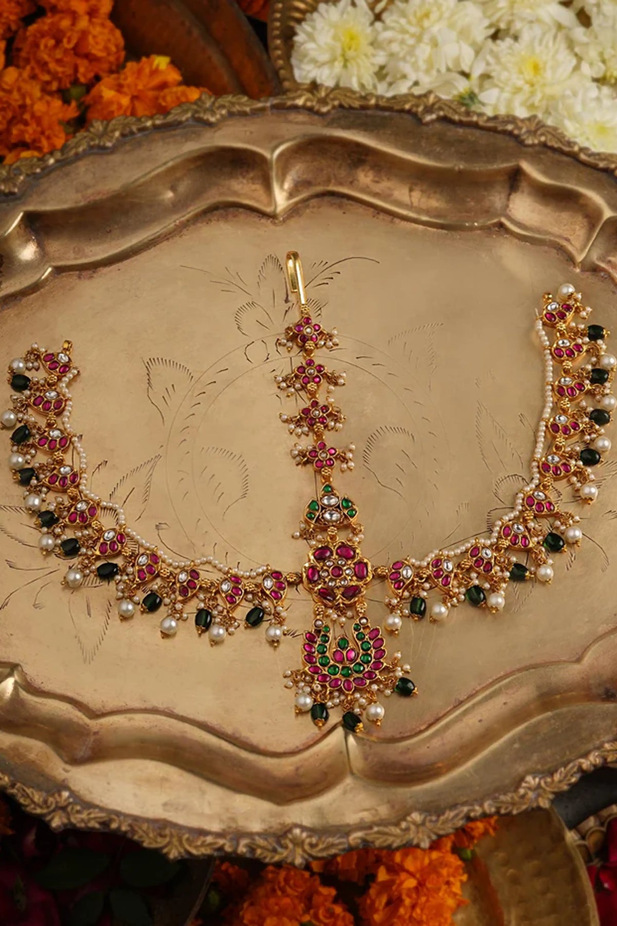 Temple Jewellery Mathapatti in Multicolor