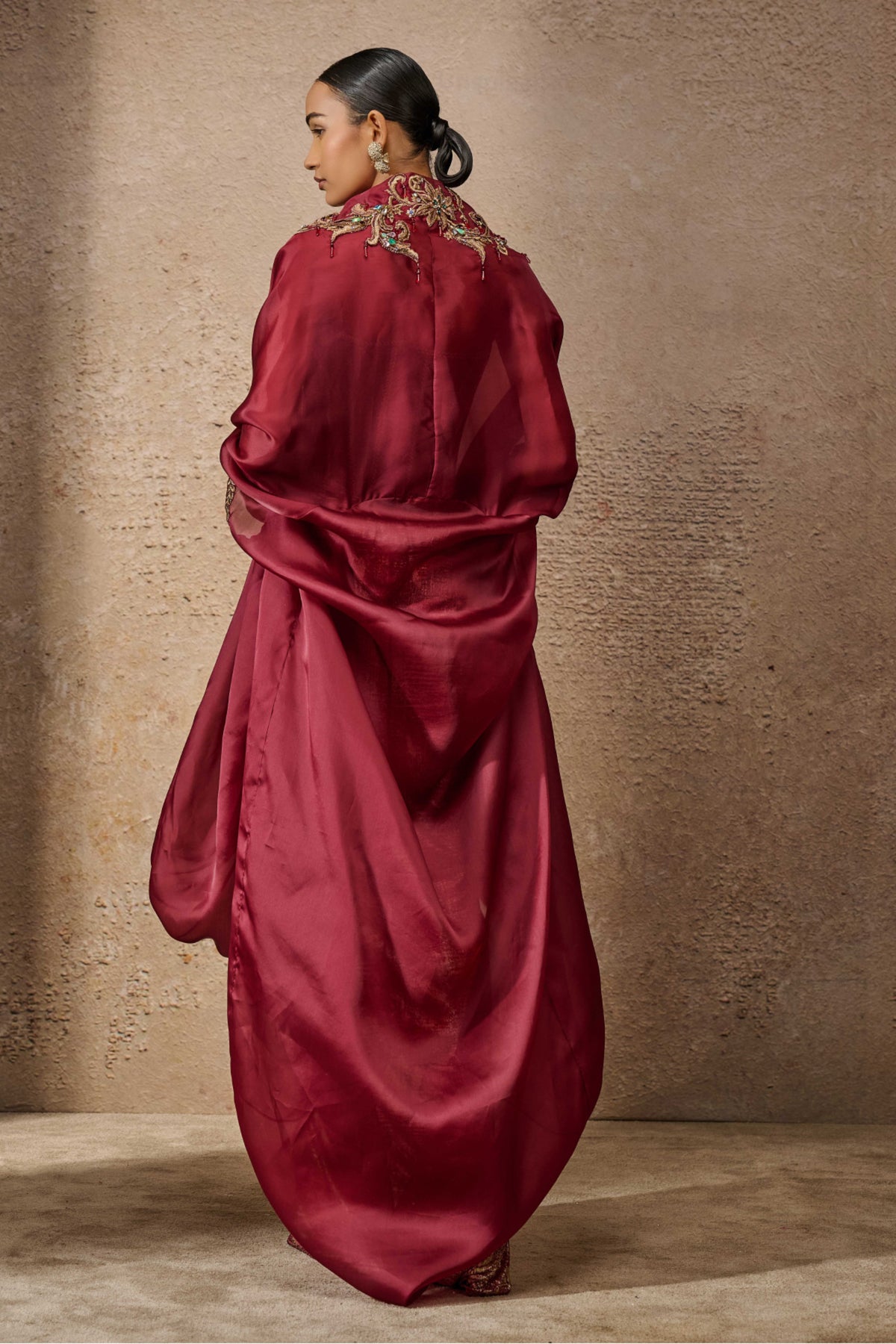 Signature Embroidered Wine Cape Set
