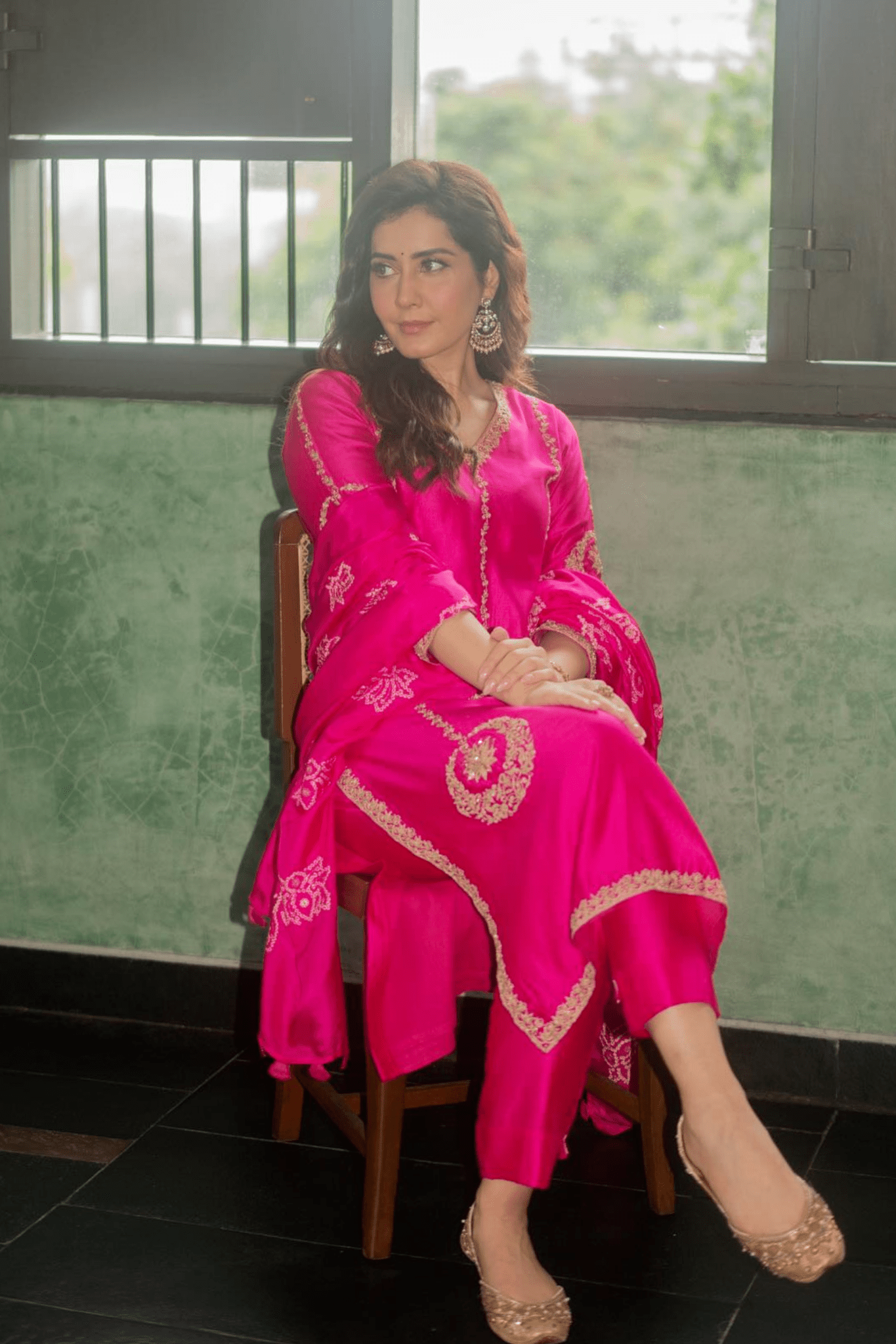 Raashii Khanna in Pink City - Pink City - Elahe