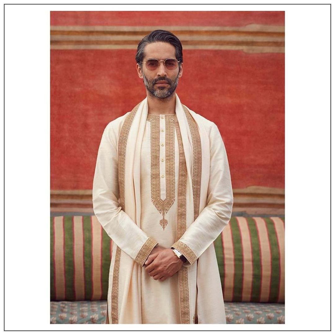 Gold Zari Lotus Kurta Churidar