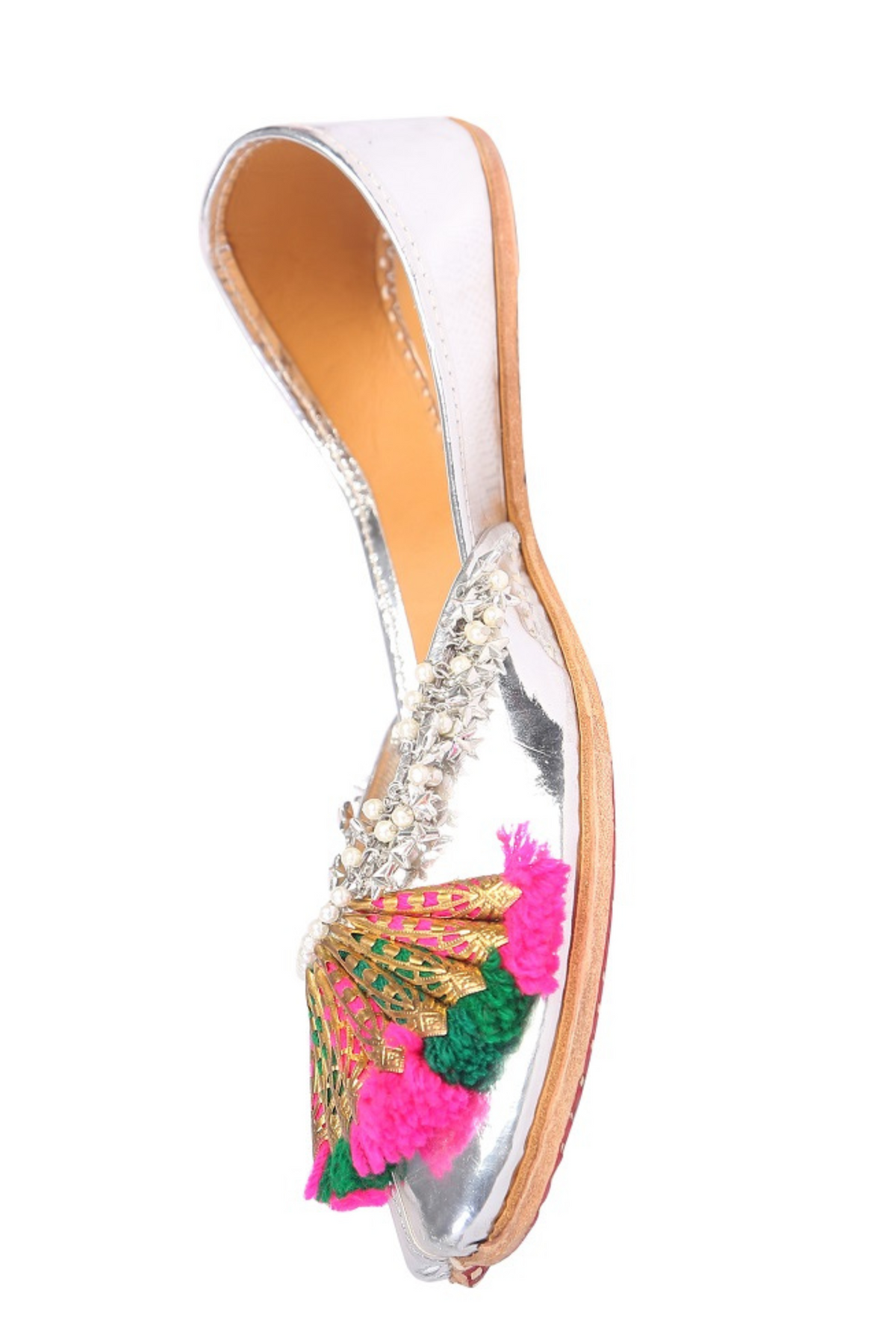 Silver pearls jutti