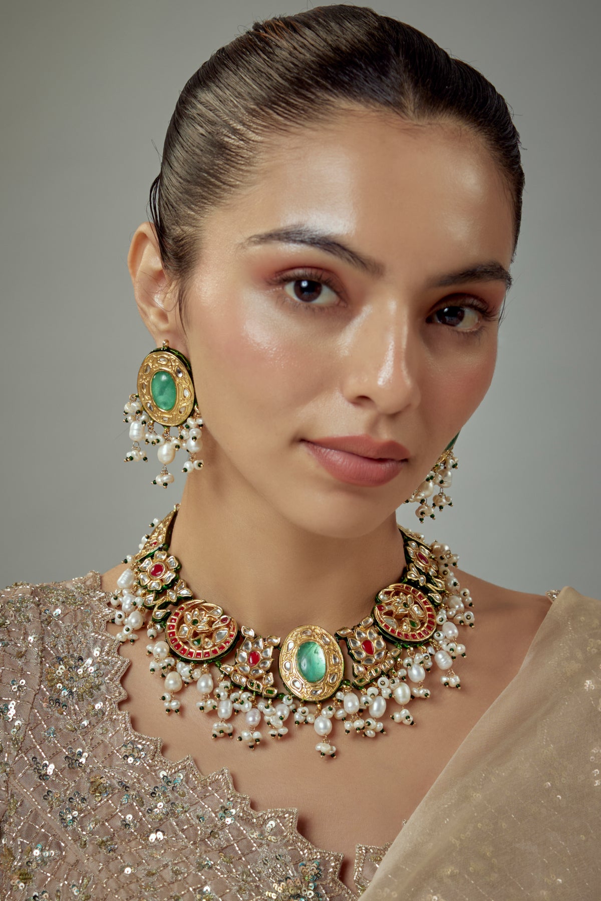 Saadgi Stunning Kundan Necklace Set