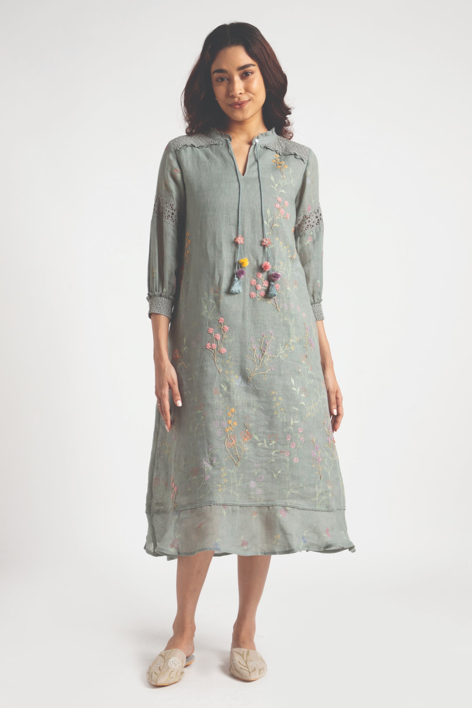 chinese dress ladies Kaveri Designer Linen White Appliqu Knee Length Dress  KAVERi