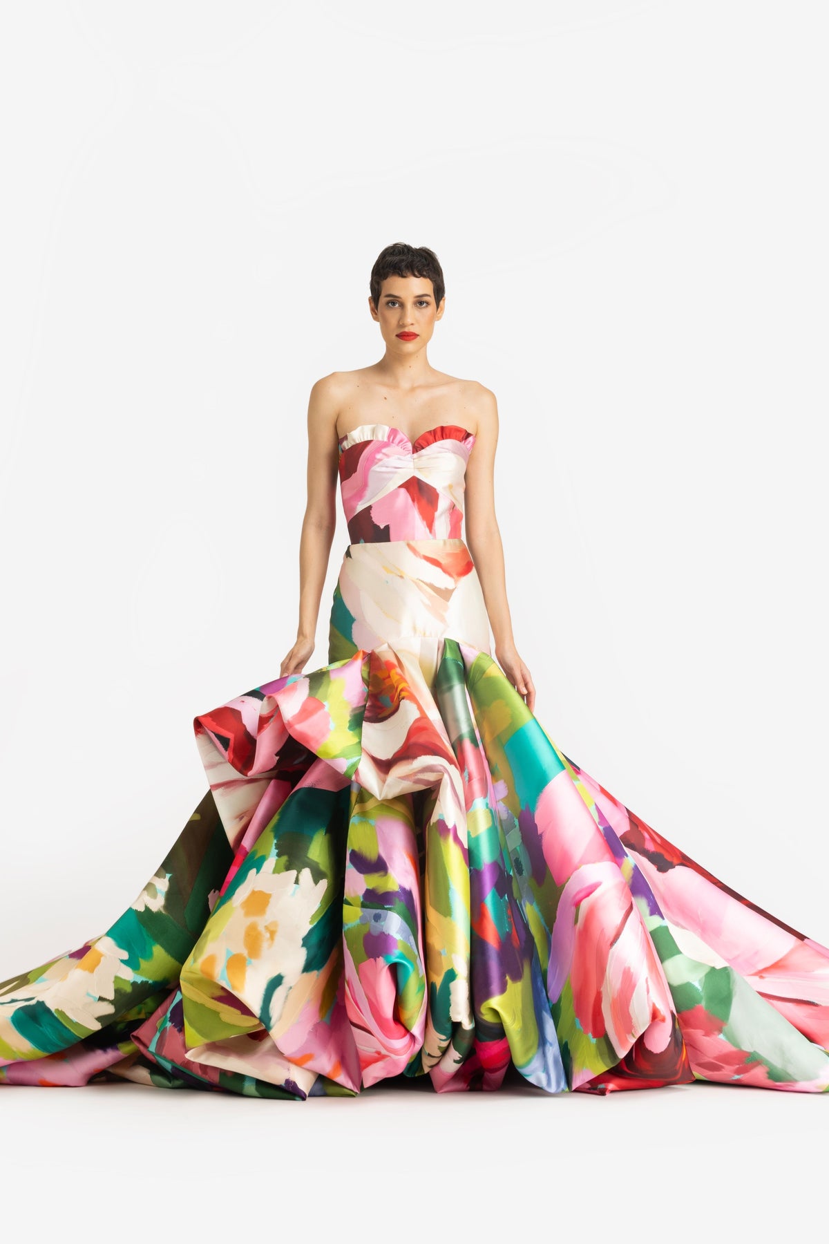 Tripple balloon wedding gown.... - Zharie's Fashion Boutique | Facebook