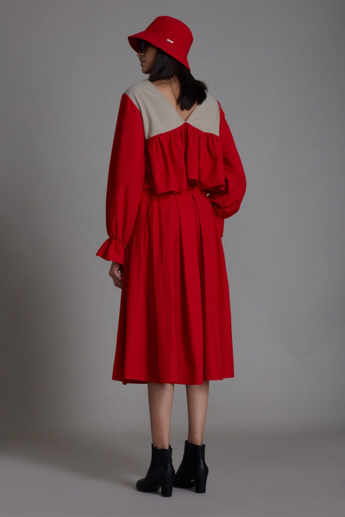 Red And Beige Bow Set