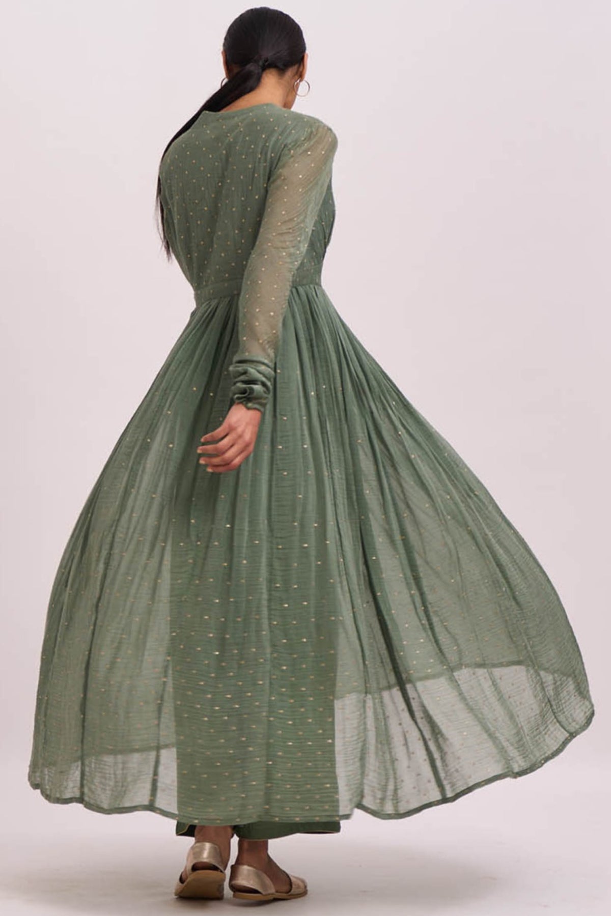 Carvi ghoomar anarkali